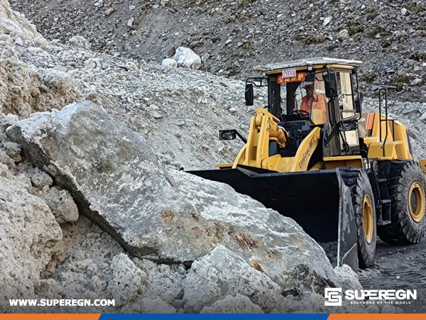 LIUGONG Loader To Help The Road Avalanche Rescue