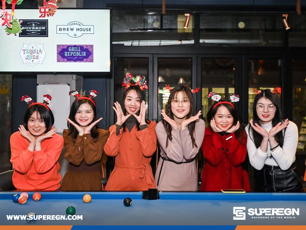 EONMAC GROUP: Throw A Big Christmas Party