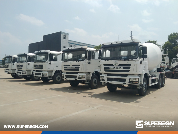 Algeria - 5 Units SHACMAN CLW5250GJBS3 Concrete Mixer Truck