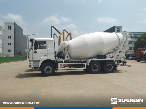 Algeria - 5 Units SHACMAN CLW5250GJBS3 Concrete Mixer Truck