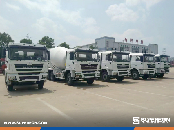 Algeria - 5 Units SHACMAN CLW5250GJBS3 Concrete Mixer Truck