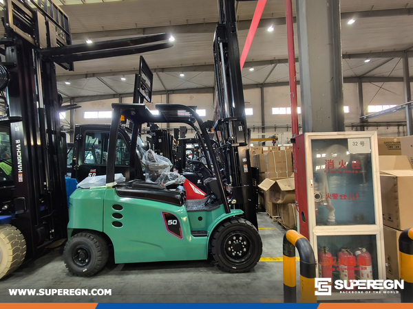 America - 1 Unit  EVANGEL CPD50-XXC4 Forklift