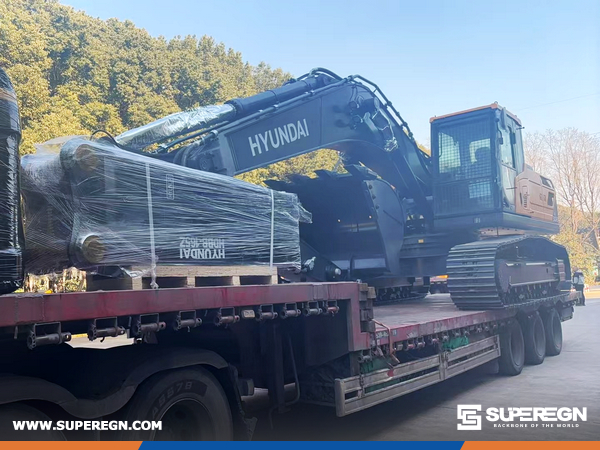 Algeria - 3 Units HYUNDAI HX340HD Crawler Excavator and Breaking Hammer