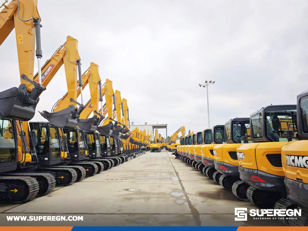 Kazakhstan Clients Visited XCMG Factory