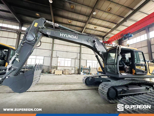 Algeria - 1 Unit HYUNDAI HX220HD Crawler Excavator